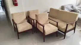 Set meja kursi tamu klasik minimalis