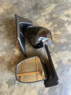 Spion manual Mobil Sigra Hitam