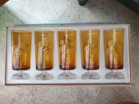 4 set gelas merk Aderia