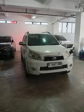 Toyota Rush S-AT tahun 2013