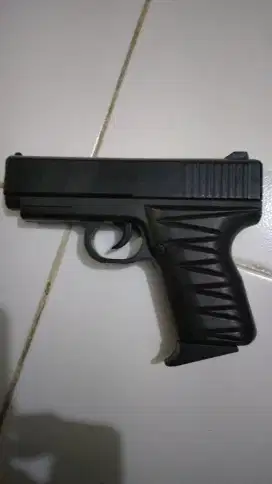 Pistol  mainan anak laki laki