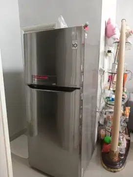 Kulkas Lg 2 pintu ukuran 40l38 liter