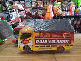 mainan anak truk oleng nyala lampu