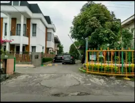 Disewa / Dijual rumah HOOK Ngantong dalam komplek Security 24 jam aman