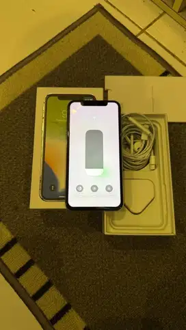 Dijual Iphone X silver 256GB Lengkap Terdaftar