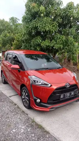 Toyota Sienta matic tipe Q km 50rb