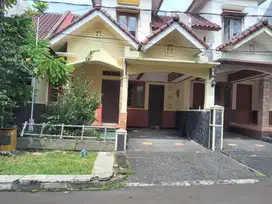 Disewakan Rumah Bagus dan Bersih – Pesona Khayangan, Depok