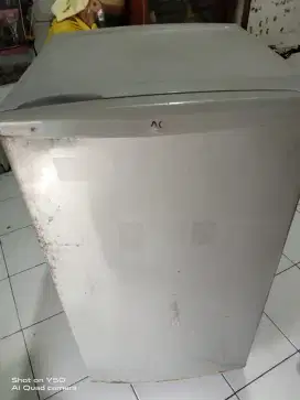 Freezer 4 rak merk AQUA