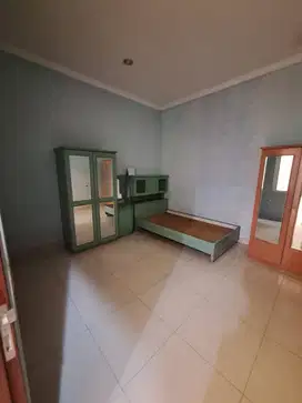Rumah summagung cocok untuk usaha 3 Lantai