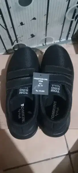 Sepatu tomkins ori size 34 msih baru no minus