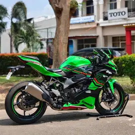 JARANG PAKAI! KAWASAKI ZX25RR ABS HIJAU 2023 KM 10K PAJAK PANJANG GRES