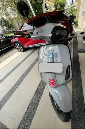 DIJUAL - VESPA SPRINT S 2021 ABS i-GET grey materia PLAT NOMOR CANTIK