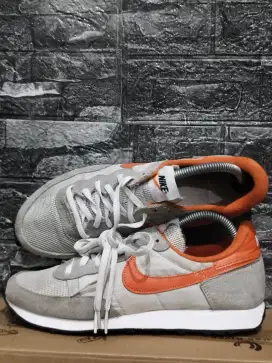 Sepatu trift murah