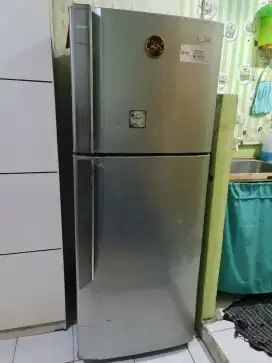 Kulkas 2 Pintu Jumbo