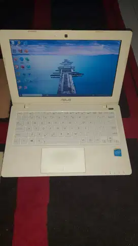Notebook ASUS X200M