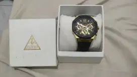 Jam tangan pria merk Guess