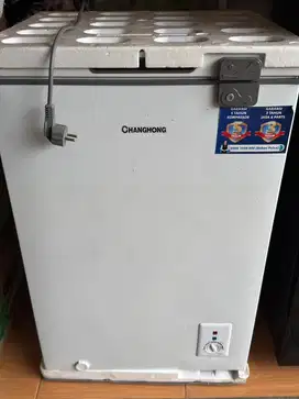 FREEZER CHANGHONG (3 bulan pemakaian)