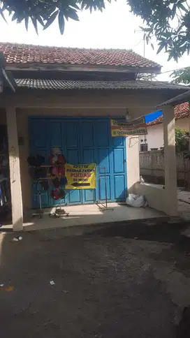 Disewakan ruang usaha pinggir jln desa di Indramayu