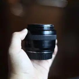 Lensa Canon ef 28mm f1.8