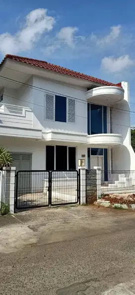 Disewa Rumah Lokasi Strategis di Taman Modern Cakung Jakarta Timur