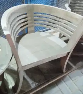 Kursi  kayu  cocok untuk ruangan tamu