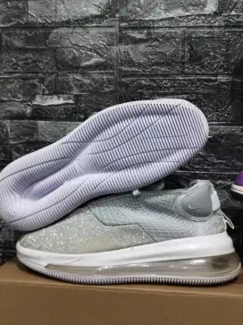 Sepatu trift murah