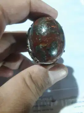 Cincin batu ati ayam badar