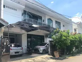 DIJUAL RUMAH PULOMAS KOMPLEK BANGUNAN KOKOH LOKASI DEKAT TOL