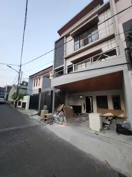 BRAND NEW HOUSE PRIVATE POOL DI CILANDAK
