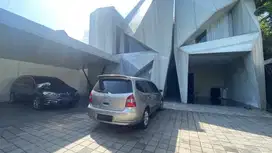 Villa 527m Kolam Renang Mergangsan, Rumah Vila10mobil 5KT Jogja Elegan