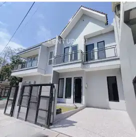 Rumah Baru Di Kencana Loka BSD City, Tangerang Selatan
