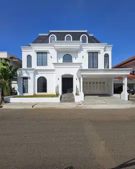 Rumah Mewah Siap Huni Konsep Classic ada Private Pool di Bintaro Jaya