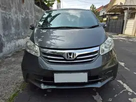 Freed E PSD Matic 2013 Low KM