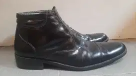 Sepatu pantofel tanpa merk