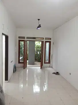 Rumah Siap Huni 2 Kamar Tidur di graha raya tangerang selatan dekat de