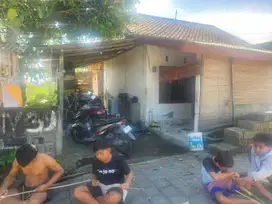 Dijual tanah 201 m² ada bangunan di perumahan raya kampial nusa dua