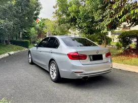 Jual cepat BU BMW F30 320i LCI Facelift NIK 2016 Pakai 2017 PAJAK 2026