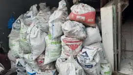 Puing gratis bongkaran tembok