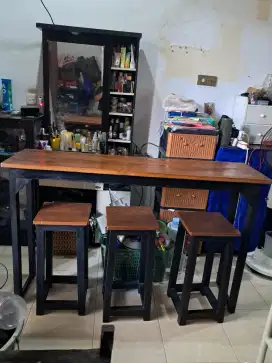 Dijual satu set meja bar dan 3 bangku