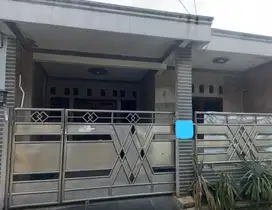 RUMAH MEWAH DI JL. KIPAS ANGIN, MEKARSARI, DEPOK