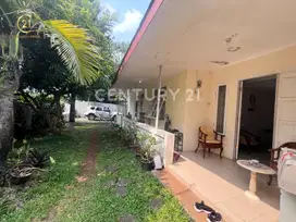 Rumah 1.5 Lantai Besar Taman Luas  Di Komplek Pertamina Ciputat