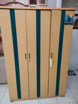 Jual Lemari kayu 3pintu 650rb saja