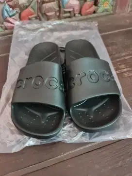 060. Sandal Pria Crocs Hitam

Size : 42
M : 8.5
W : 10.5

Kondisi baru