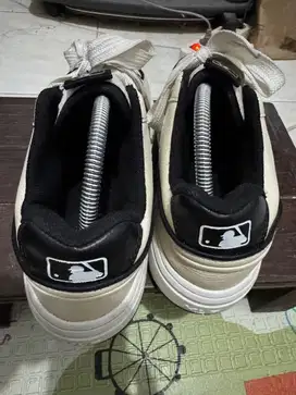sepatu Merek MLB