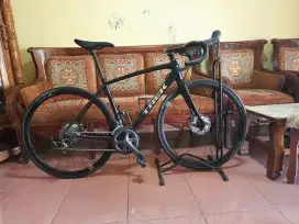 Sepeda road bike trek emonda alr 4