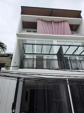 ANA RUMAH BARU SEMIFURNISHED UK 5X15M DI MUARA KARANG