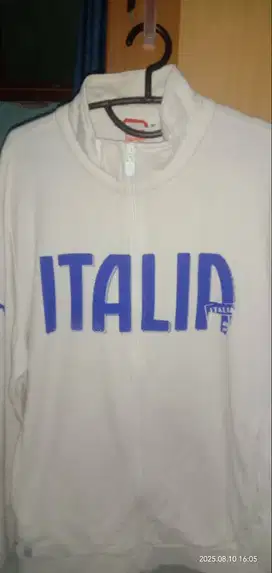 Jaket Putih “ITALIA” – Full Zipper Unisex