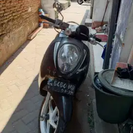 Di jual, motor Honda Scoopy 2010