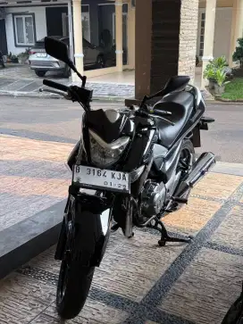 Suzuki Inazuma 250 cc, km 4 rb an,, motor simpanan,