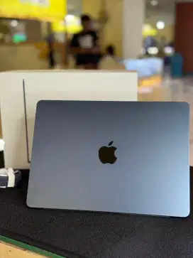 Macbook air m2 8/256GB ibox